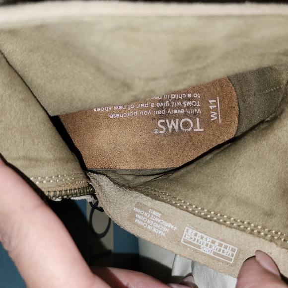 TOMS Boots - Picture 6 of 10